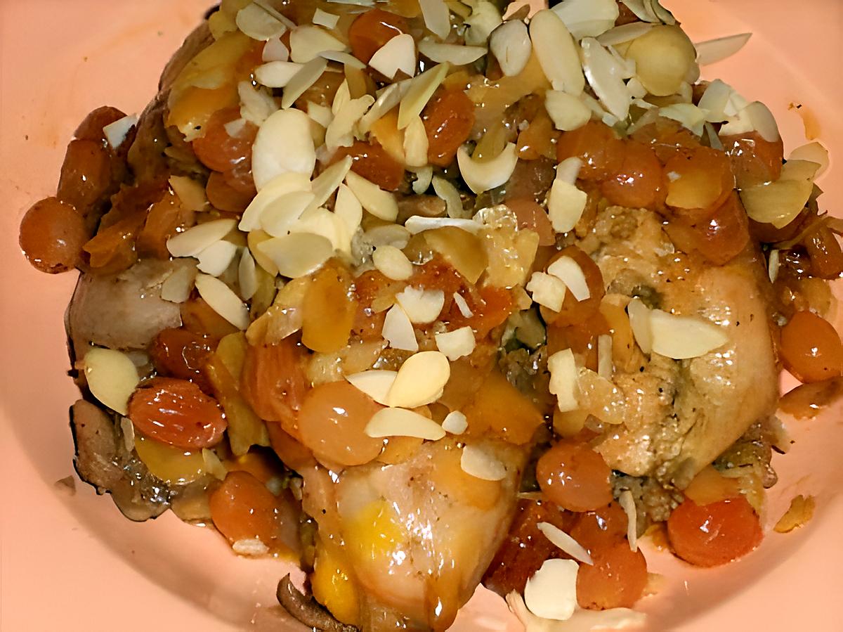 recette POULET~ORIENTAL~AUX~RAISINS~ET~AMANDES