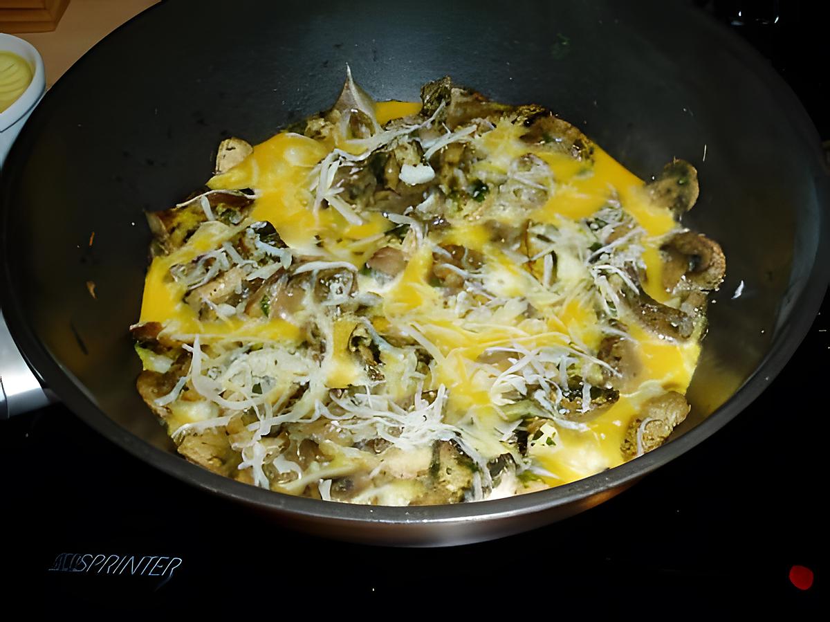recette omelette au champignon de paris duo (moitié blanc et moitié brun)