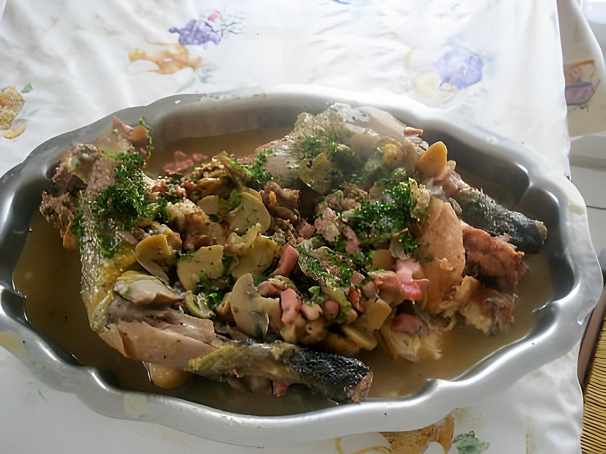 recette PINTADE AUX LARDONS CHAMPIGNONS