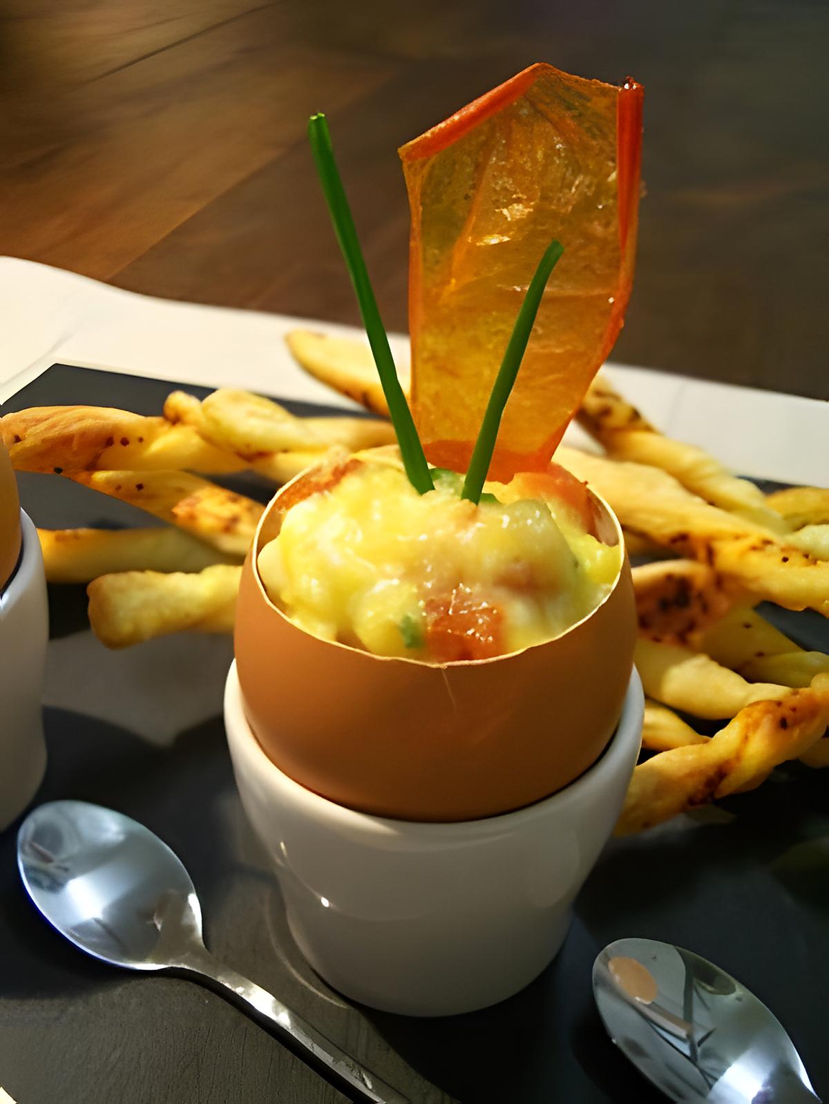 recette Oeufs brouillés en coquille, lieu noir fumé et tomates confites...