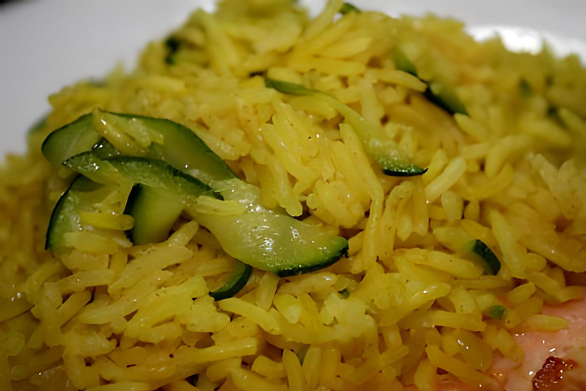 Recette de Riz pilaf au curry et aux courgettes