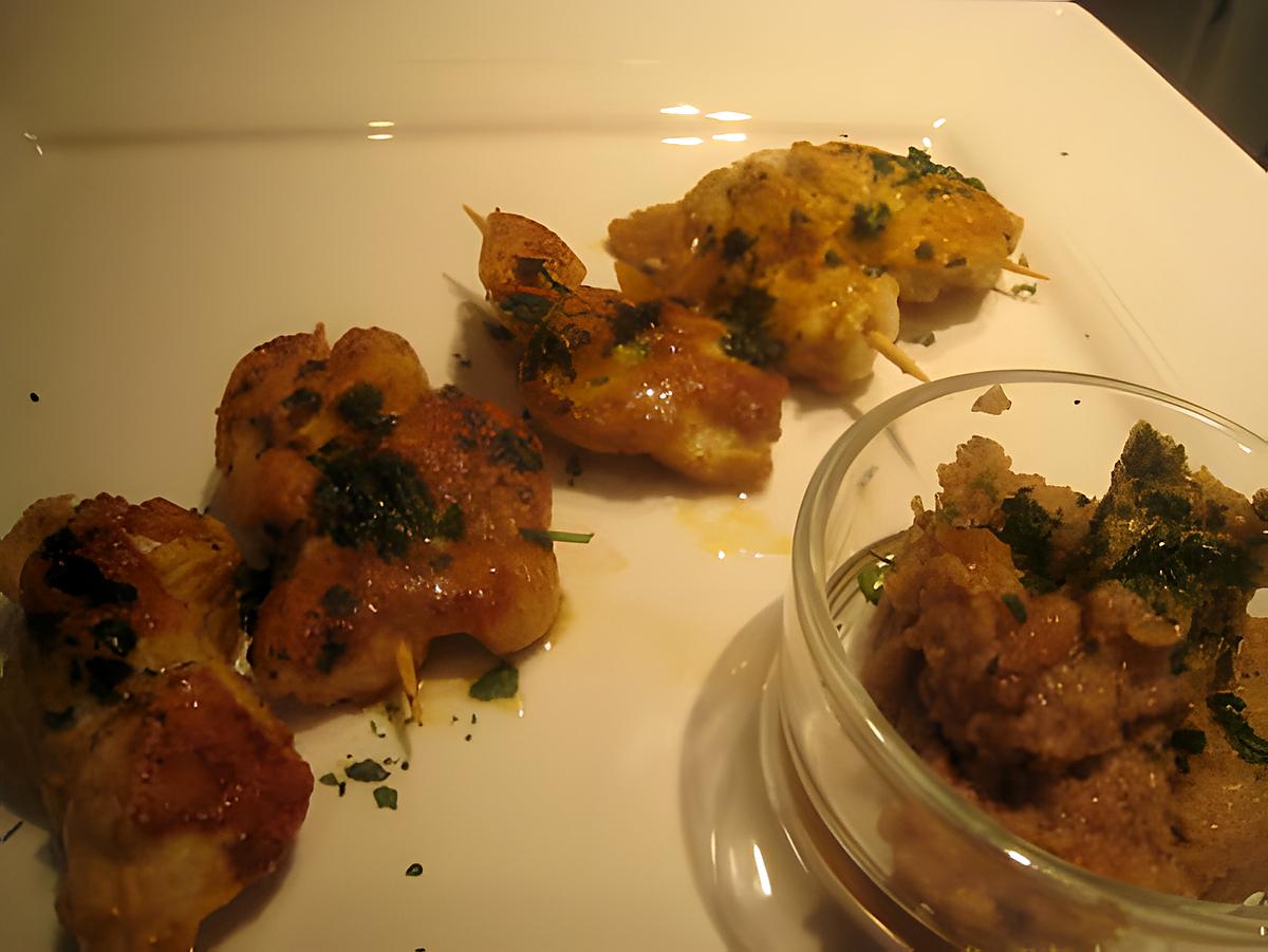 recette Aiguillettes de poulet en brochettes et sa sauce cacahuète