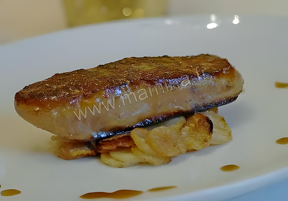 recette ESCALOPE DE FOIE GRAS POELE AUX NAVETS MIELLES ET VINAIGRE DE MANGUE