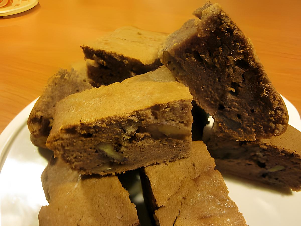 recette BROWNIE AU NUTELLA AUX NOIX DE PECAN ET AU FROMAGE FRAIS