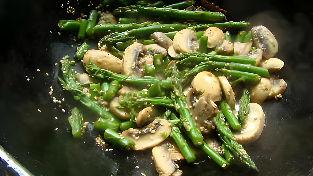 recette Asperges sautées aux champignons et graines de sésame