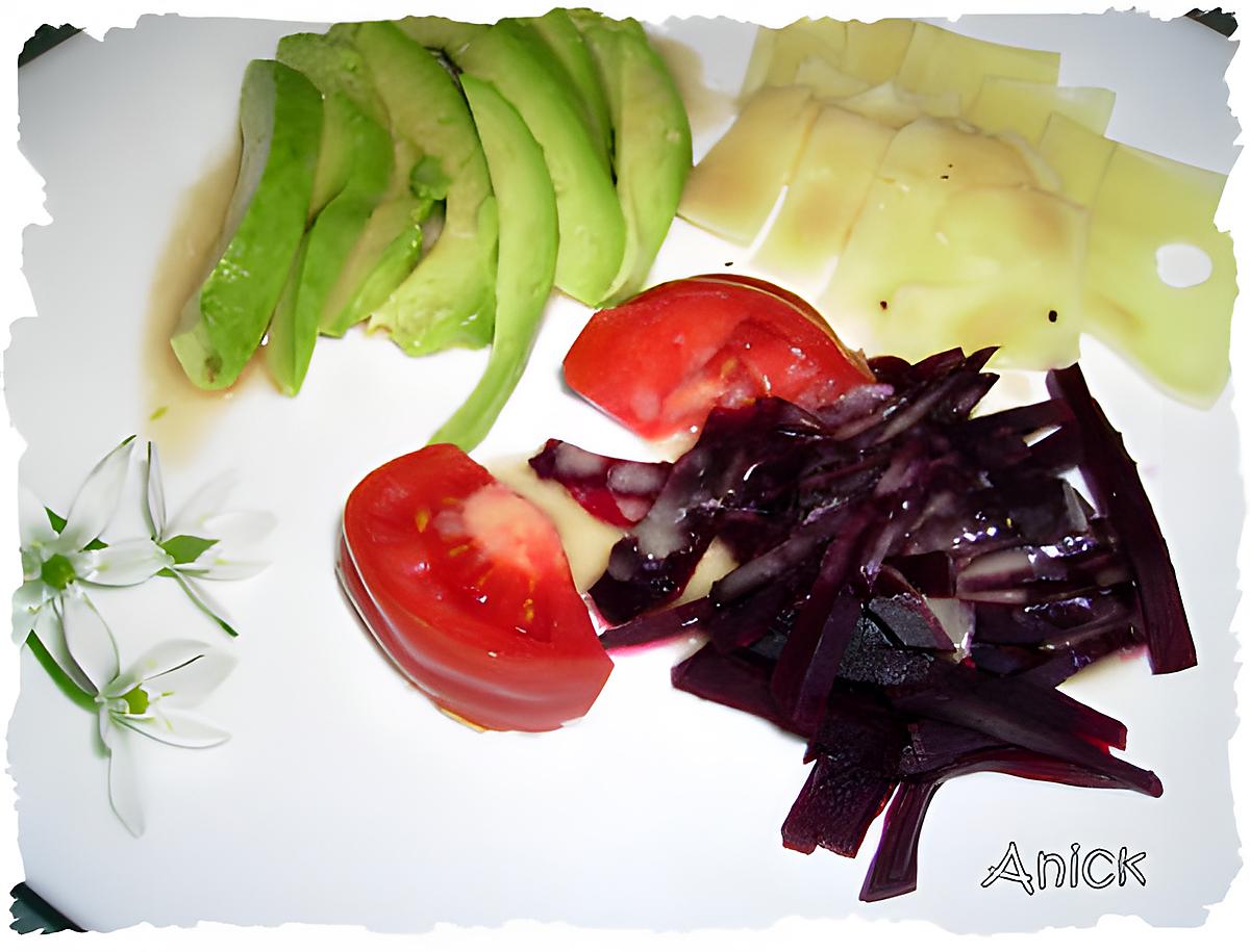 recette Salade d’avocat, betterave et emmental, vinaigrette à la vanille