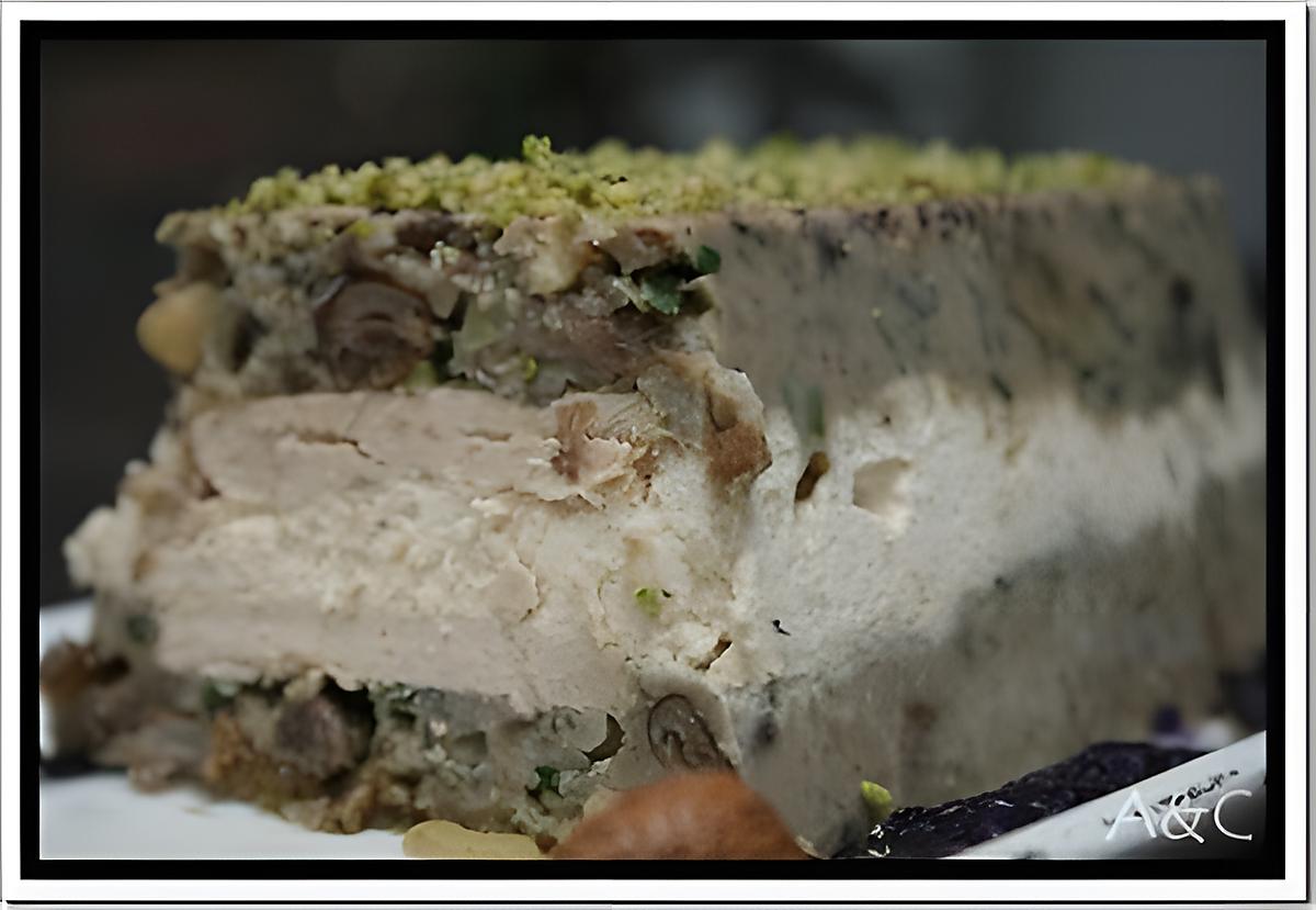 recette ** Une terrine aux  saveurs des sous bois ( champignons ) truffée au foie gras**