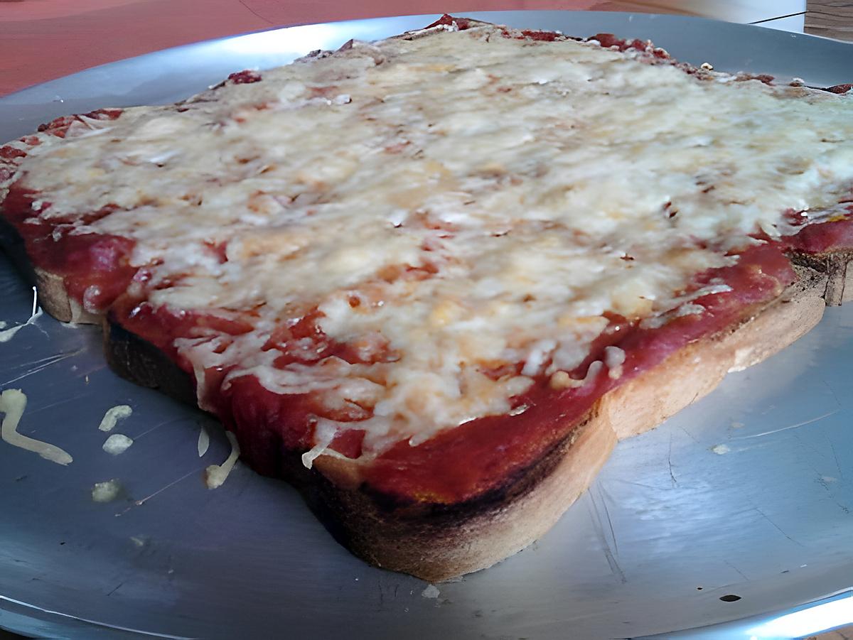 recette Pizza de pain de mie