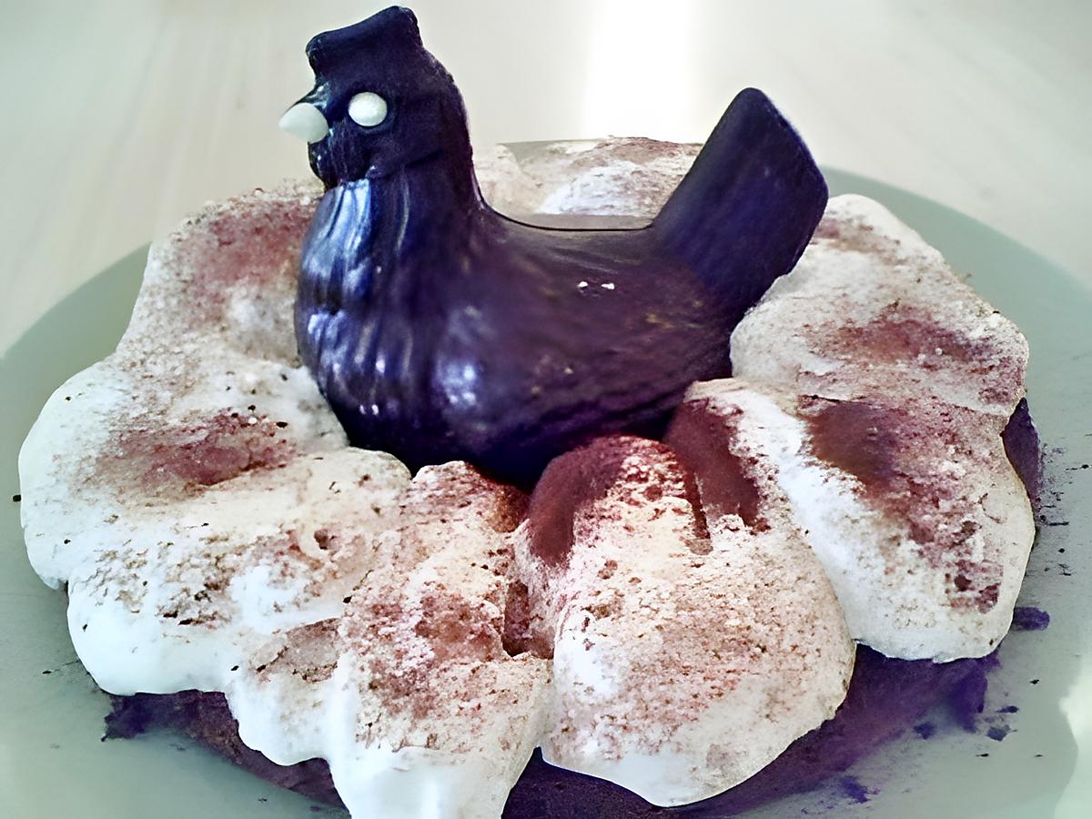 recette Nid de paques au chocolat  recouvert de chantilly