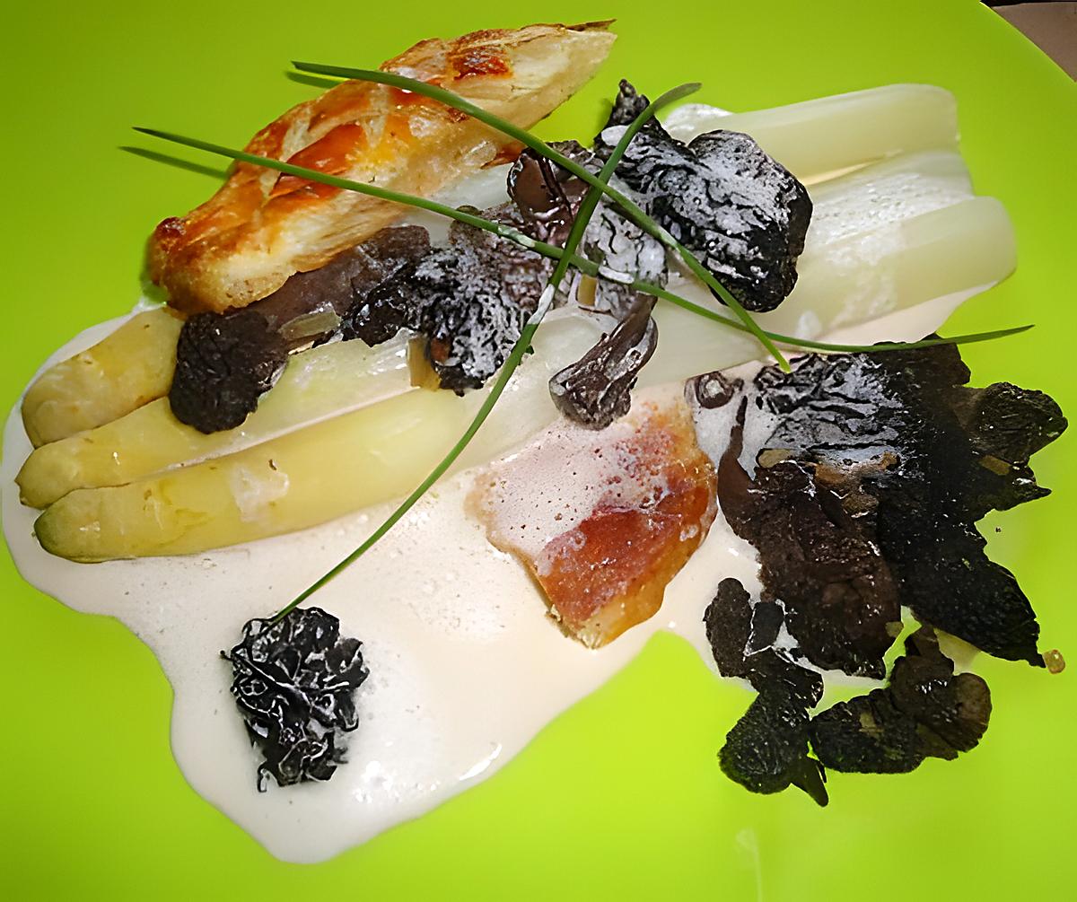 recette FEUILLETE D'ASPERGES AUX MORILLES