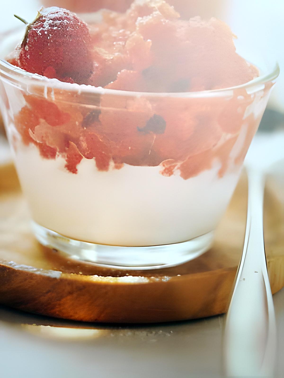 recette Granité aux fraises à la creme vanilllée