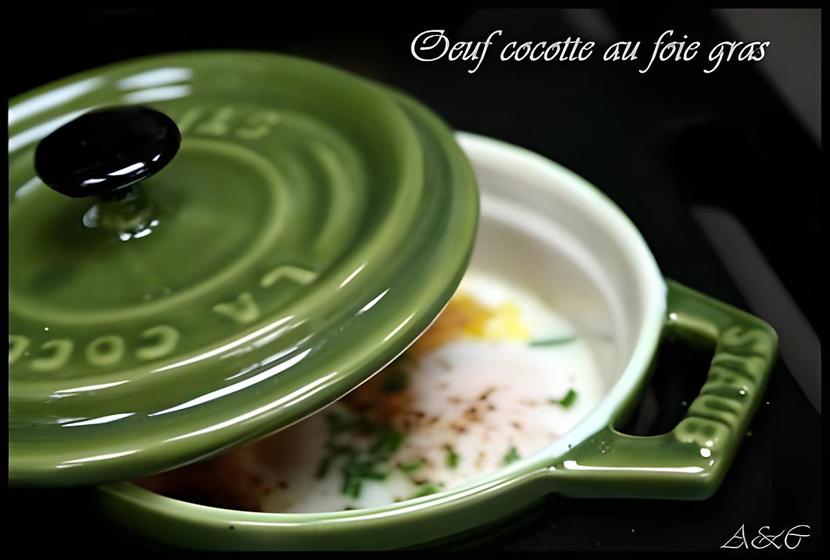 recette ** Oeuf " cocotte " en mini-cocotte au foie gras : en entrée ou en plat avec une purée de vitelotte !**