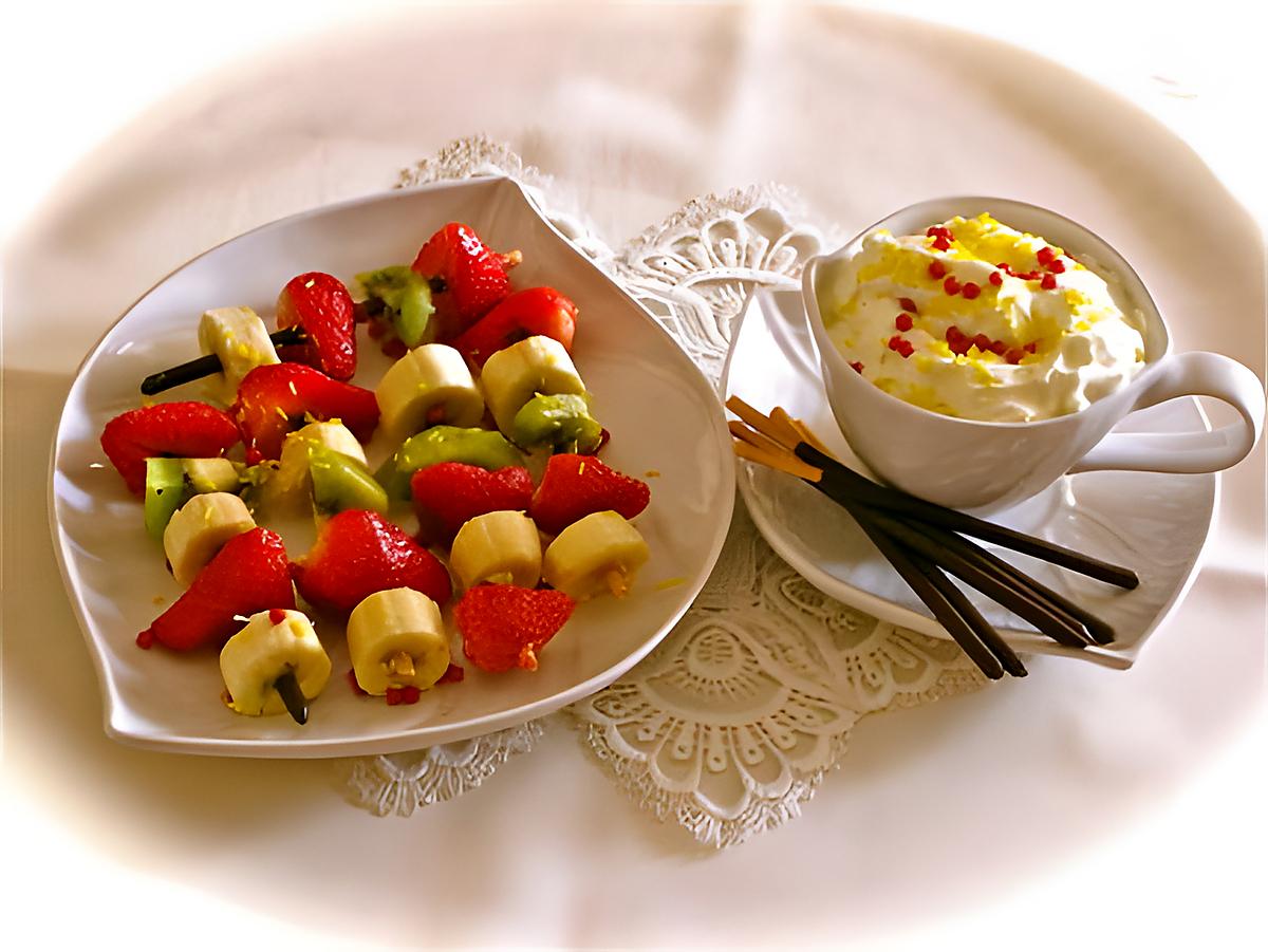 recette BROCHETTES DE FRUITS FRAIS