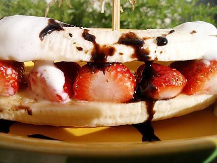 recette Hot dog de banane fourré aux fraises