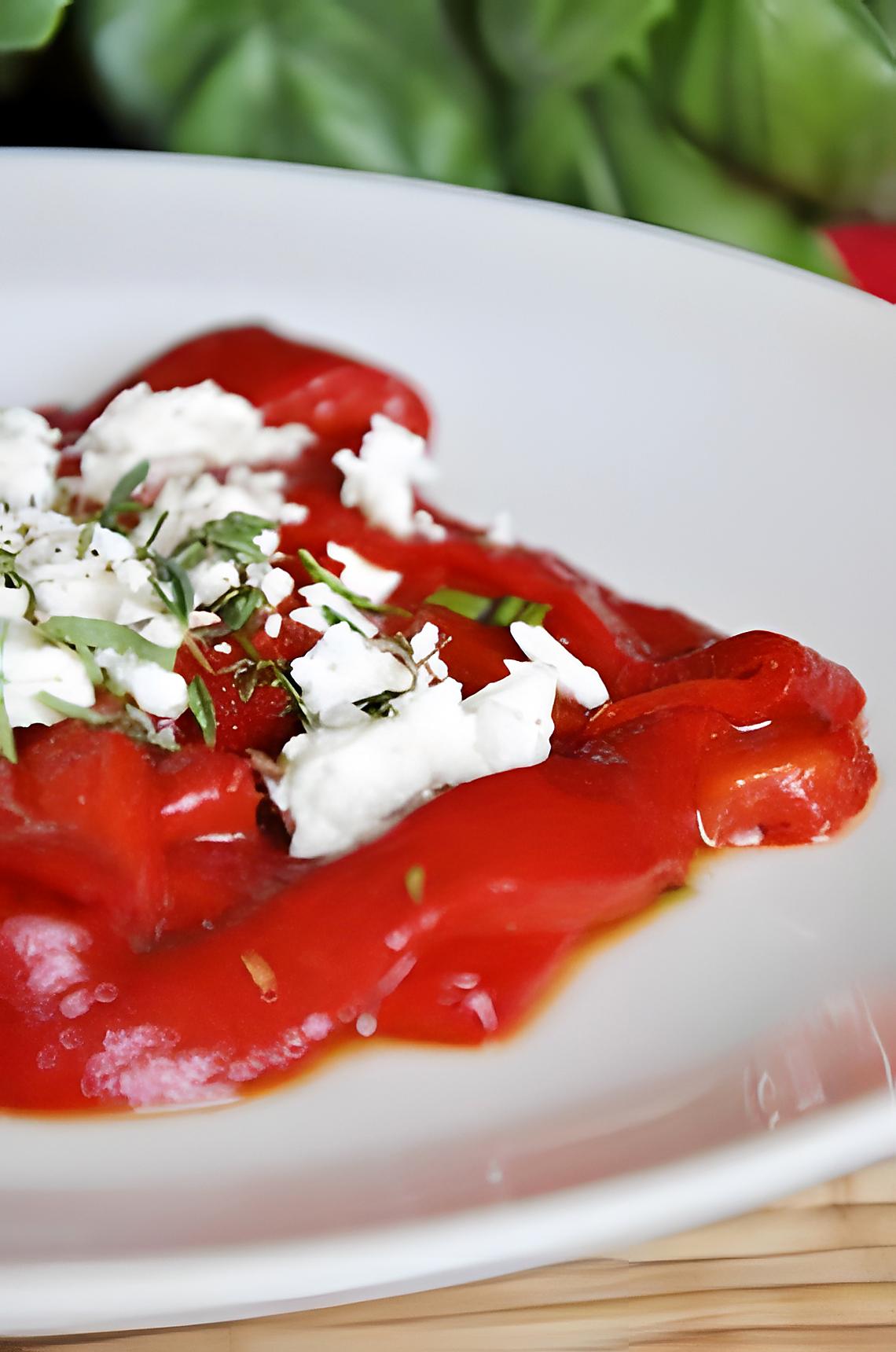 recette Salade de poivrons rouges à la fêta et aux herbes