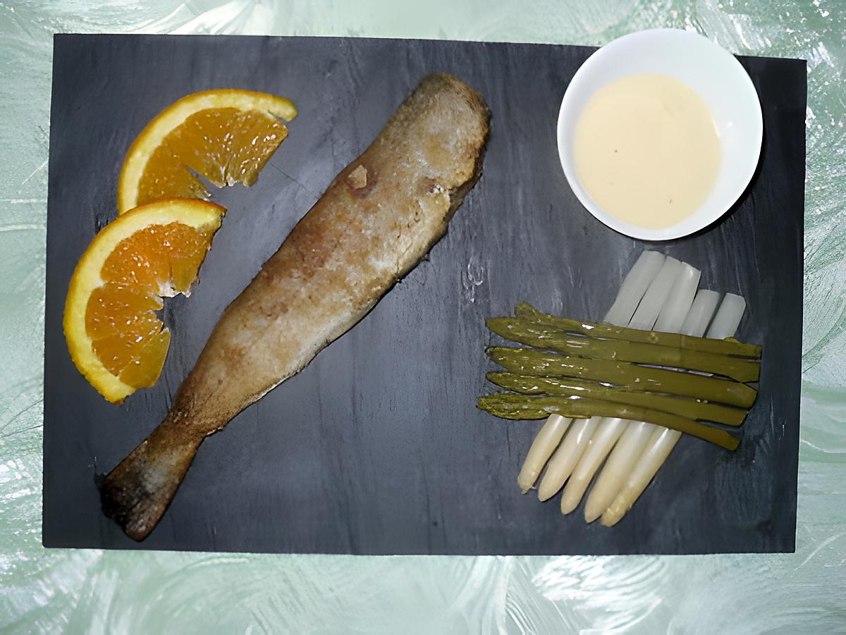 recette Merlan frit et duo d'asperges sauce maltaise