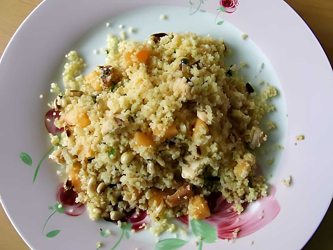 Taboulé au poulet grillé, melon et pignons de pin