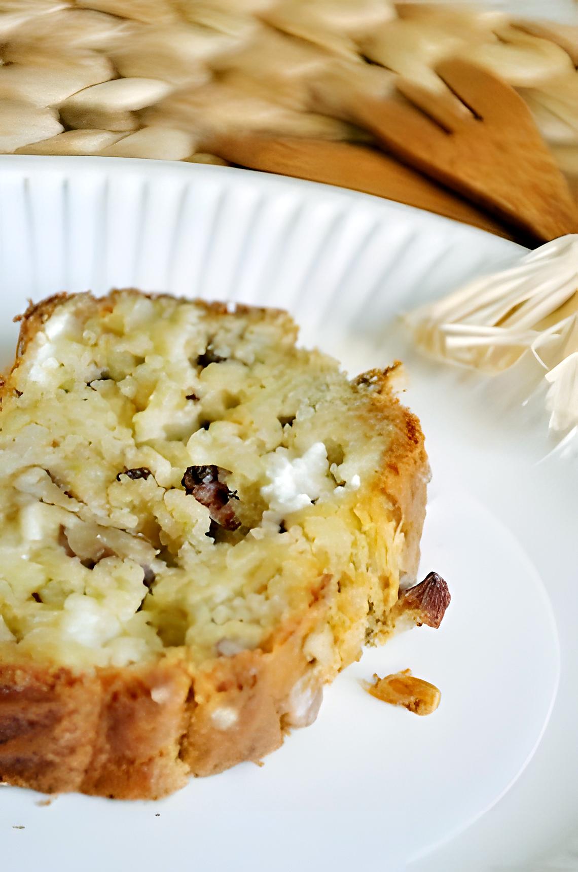 recette Cake au fromage de chèvre, noix et oignon caramélisé