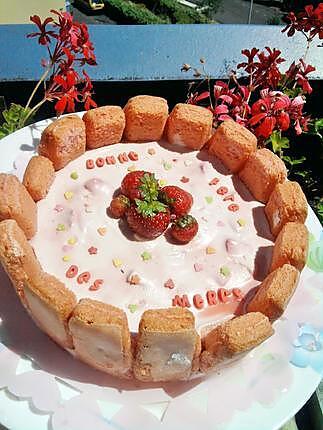 recette Ma charlotte au fraises et mascarpone pour la fetes de nos mamans 'une heureuse et joyeuse fetes à toutes les mamans'