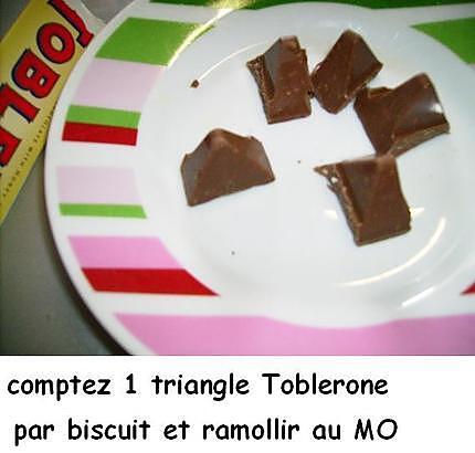 recette Biscuits cuillers garnies aux cerises, toblerone , chantilly sur lit de crème anglaise