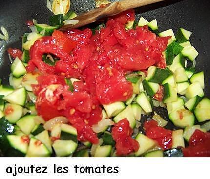 recette Salade de pâtes , courgettes, parmesan et basilic  au  wok