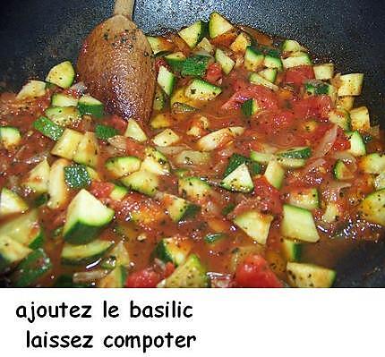 recette Salade de pâtes , courgettes, parmesan et basilic  au  wok