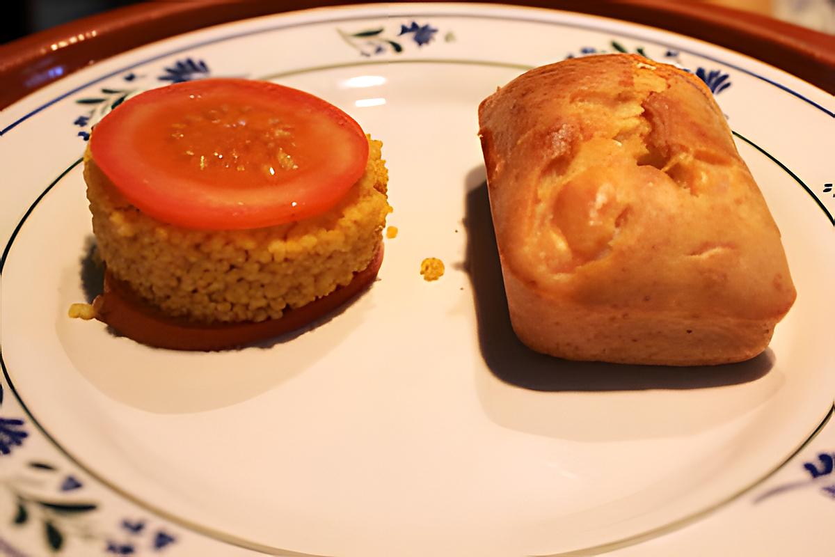 recette Petit pain au saumon avec son cercle de semoule-tomate