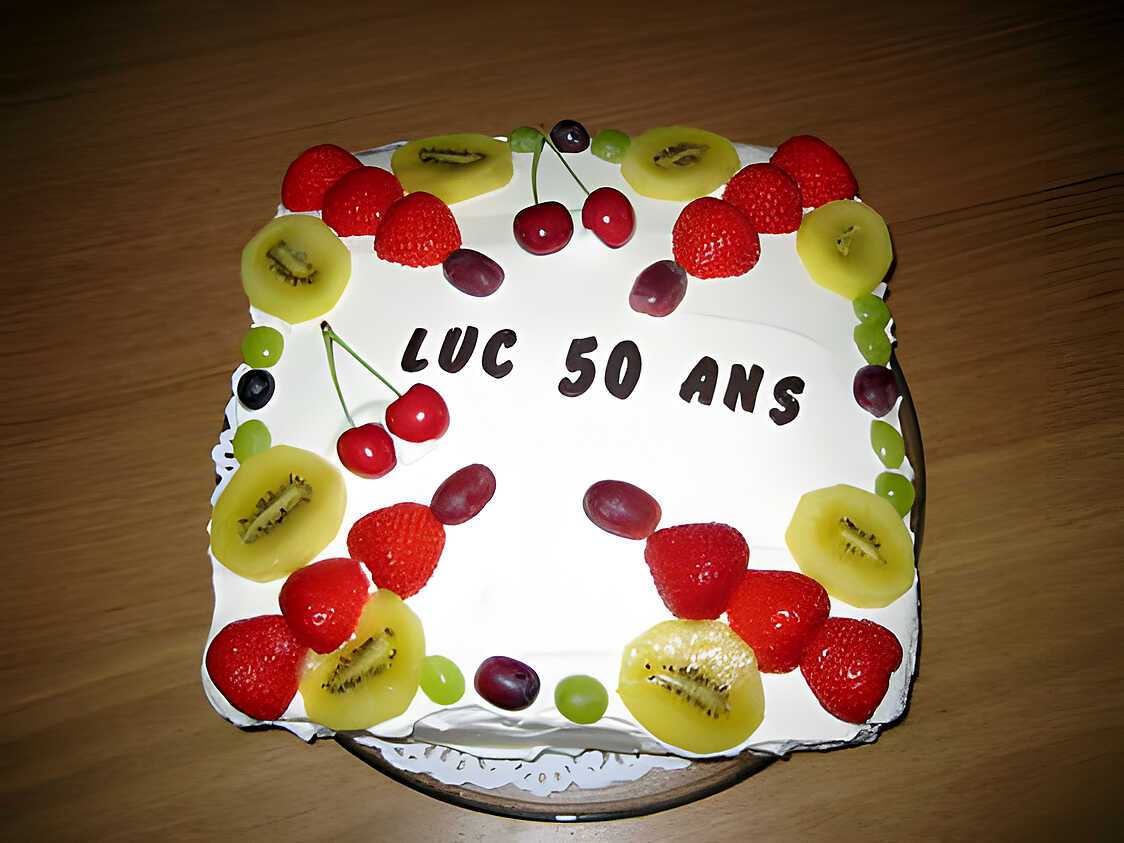 Gâteau d'anniversaire crème fraîche et fruits d'été