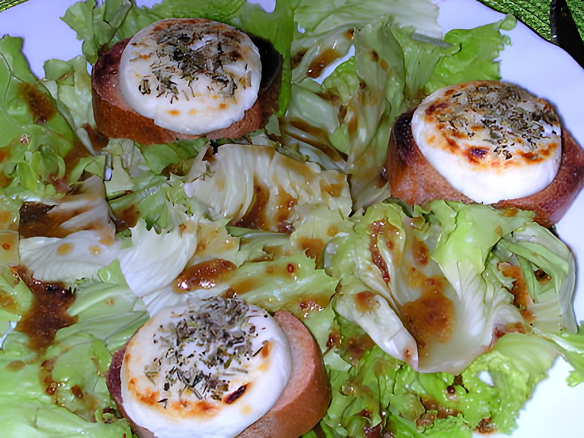 recette Salade de chèvre chaud au sirop de Liège