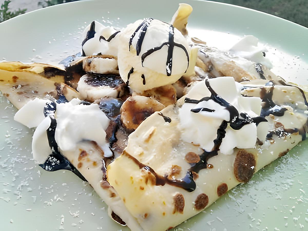 recette Crépes à la banane coulis de chocolat et noix de coco