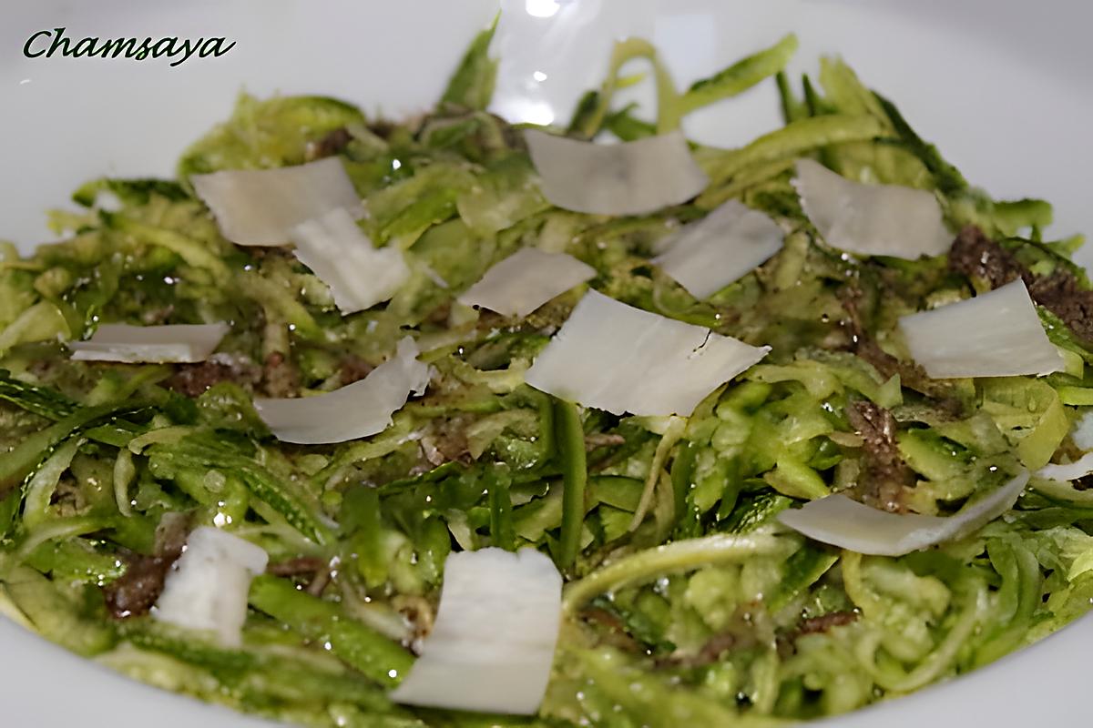 recette salade de courgettes crues à la noix de muscade