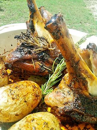 recette Souris d'agneau et ses pommes de terre confites aux epices à l'huile d'olive, miel et thym...  au four