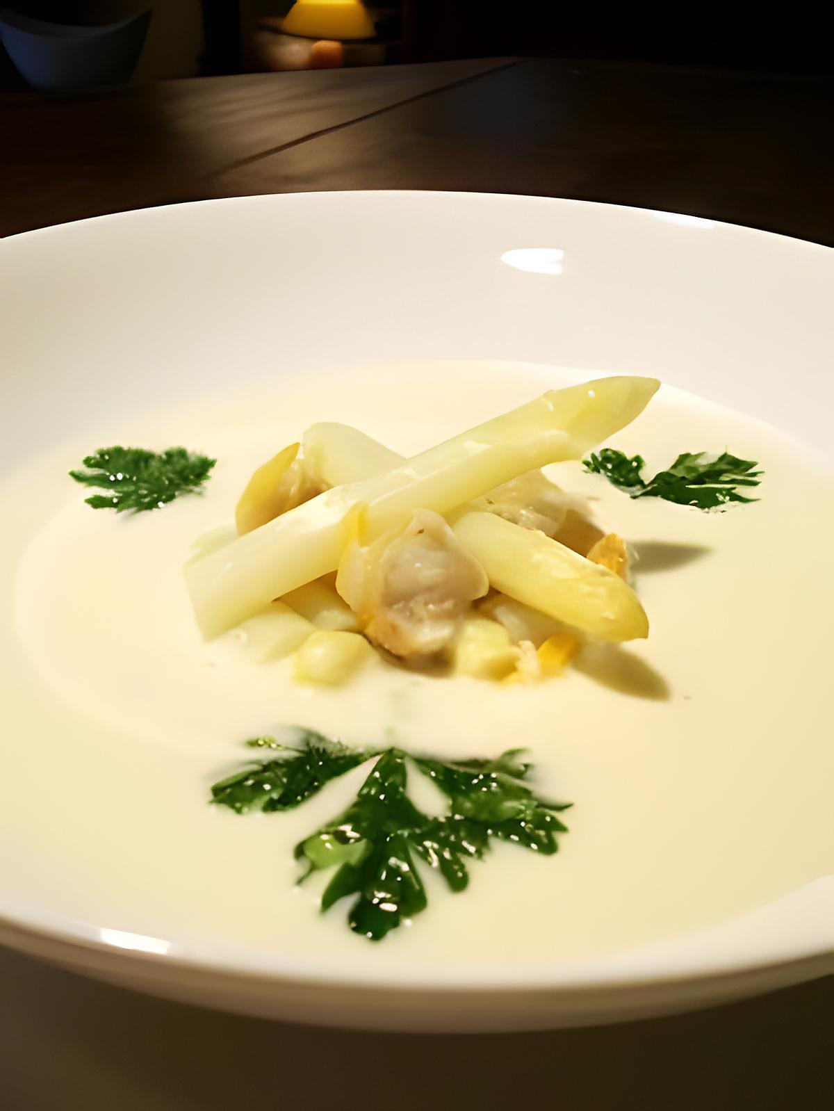 recette Crème froide d'asperges blanches aux coques...