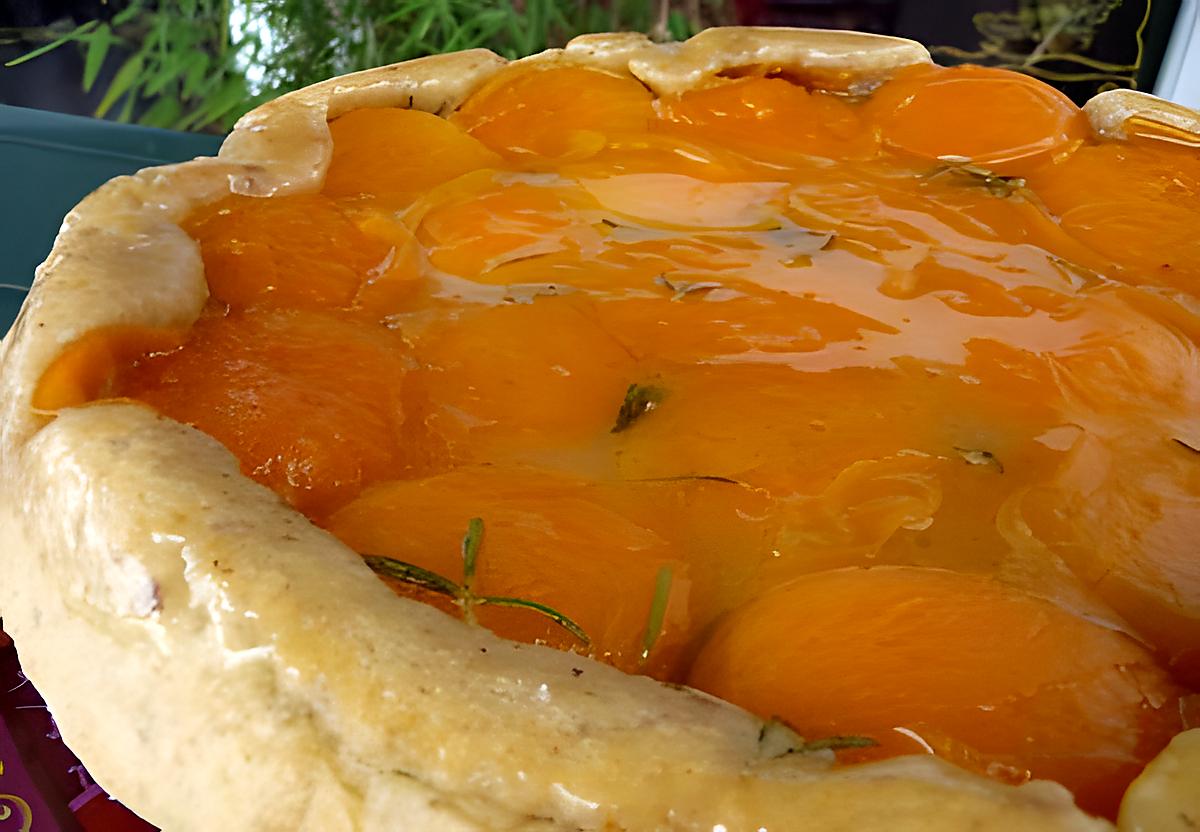 recette Ooo Tatin d'abricots au romarin, pâte brisée noisette ooO