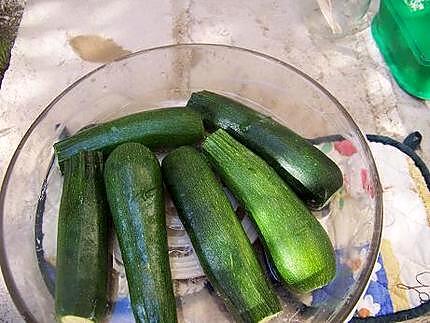 recette Hot dog de courgettes aux saucisses cocktail