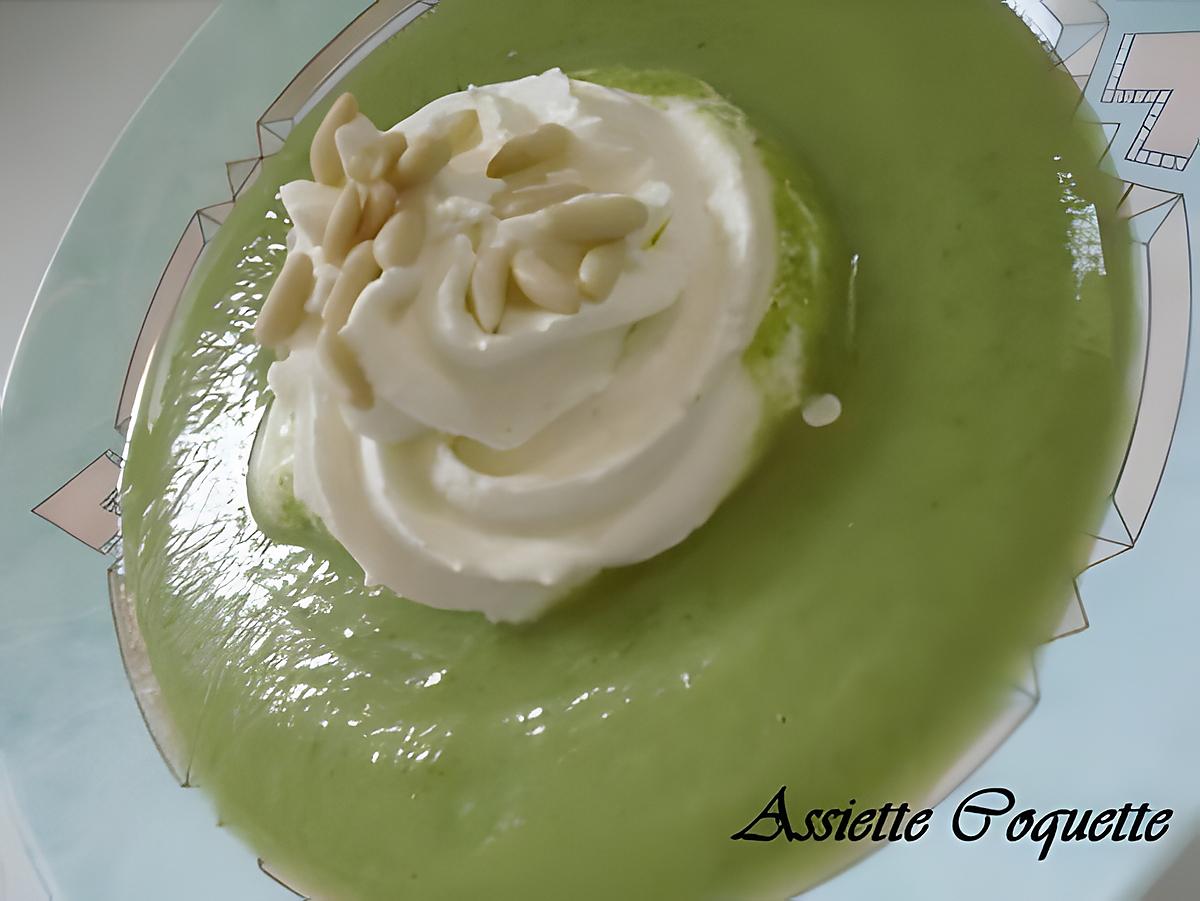 recette Velouté de Brocolis et Chantilly de Chèvre Doux