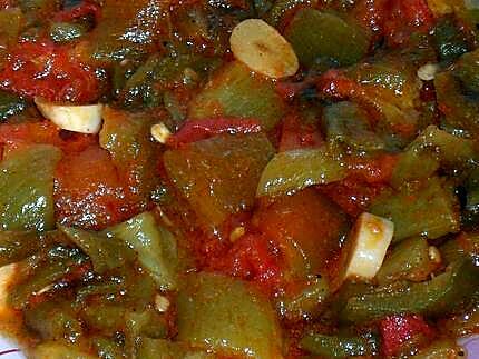 recette Salade de poivron et tomate à l'ail.