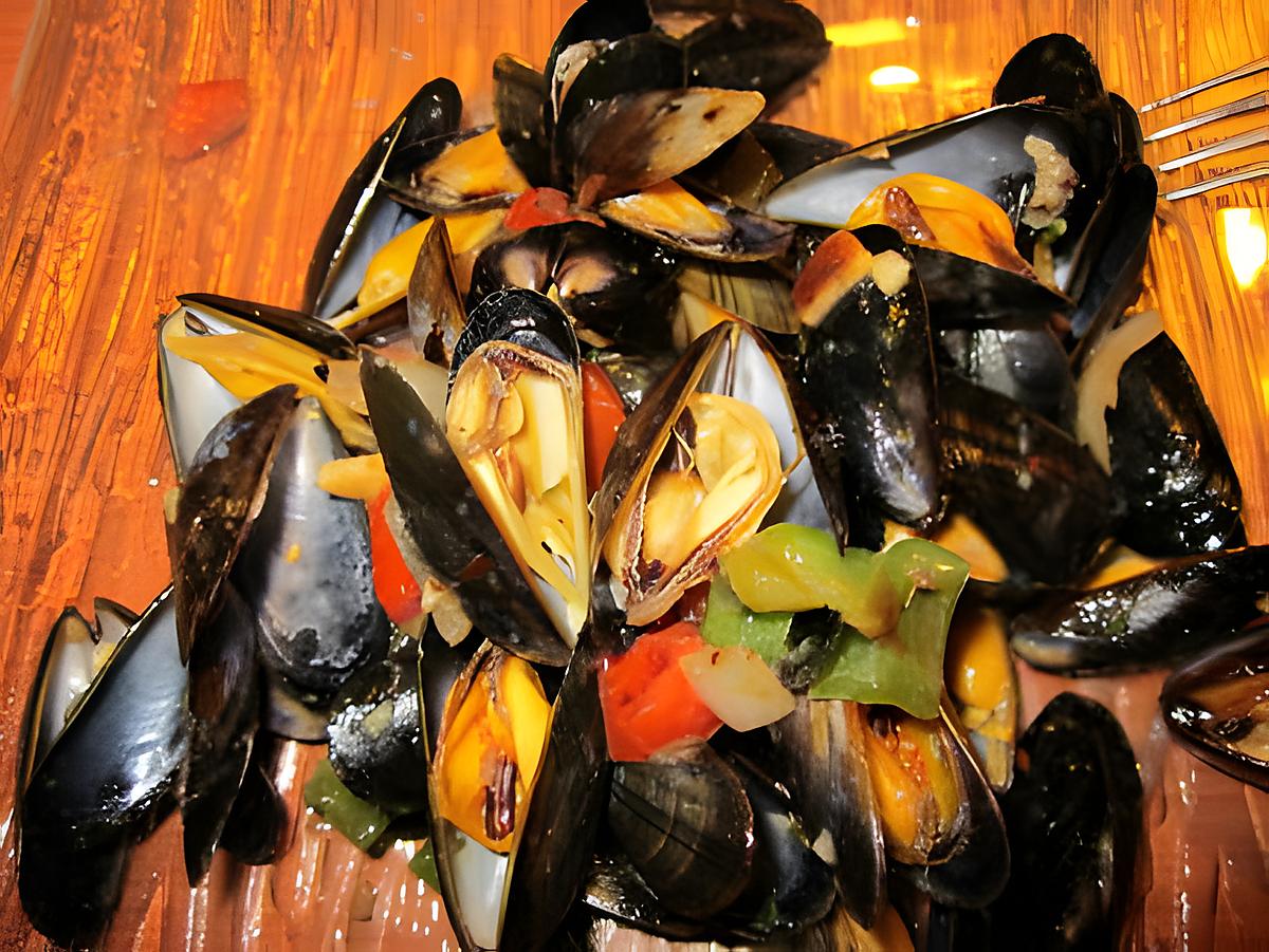 recette MOULES AU PIMENT D ESPELETTE