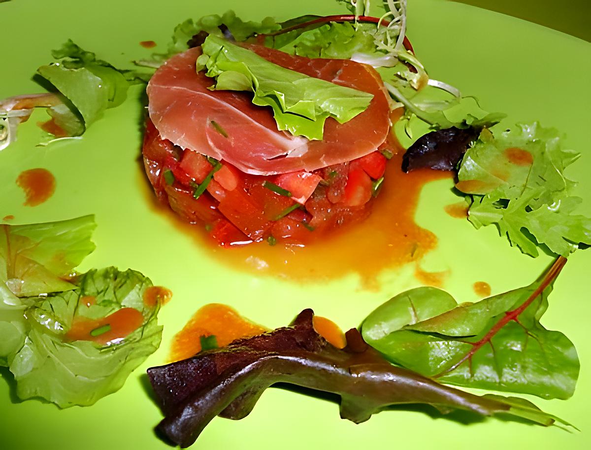 recette TARTARE AUX TOMATES ROUGE ET NOIRE AU JAMBON DE BAYONNE