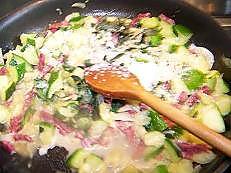 recette COURGETTES A LA CREME, LARDONS ET MENTHE CISELEE "A MA FACON". D’ Eglantine