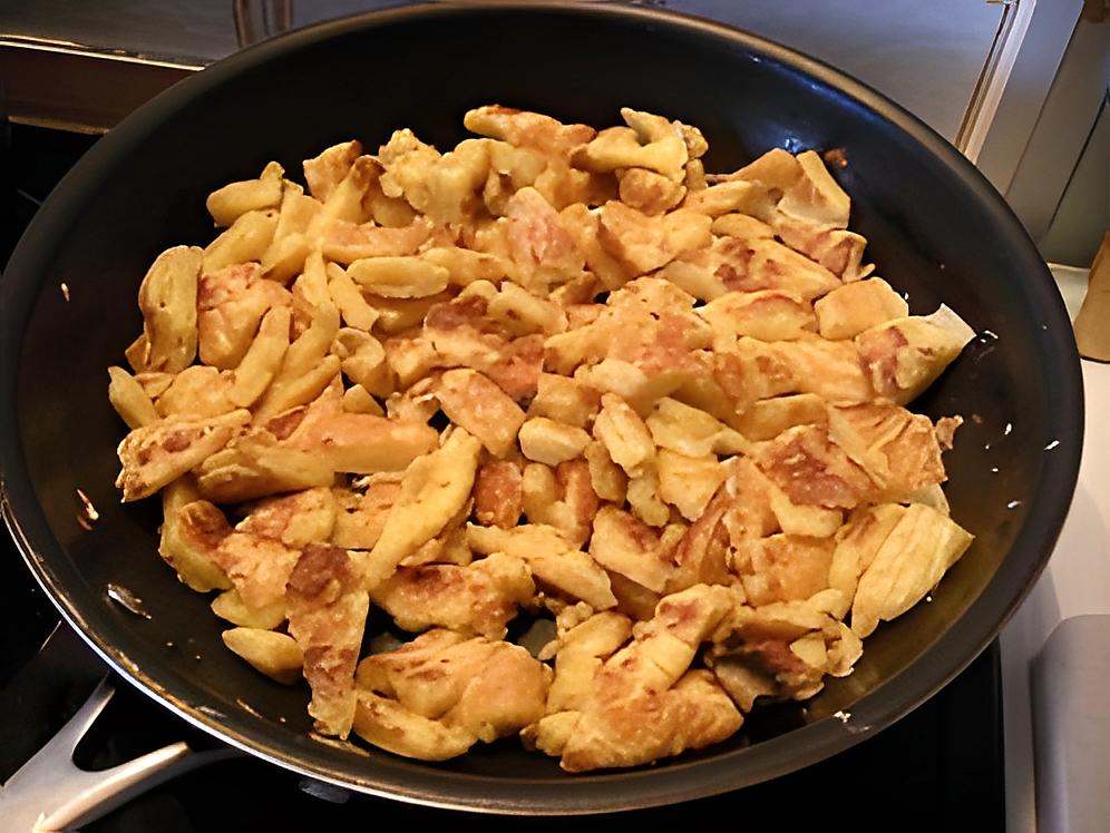 recette Tatsch (boulettes frites des Grisons) avec Dörrobstkompott (fruits sec) (Grisons)