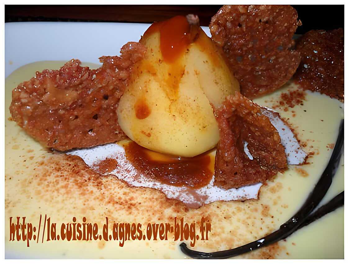 Poire pochée à la crème de caramel et ses croutillants au chocolat