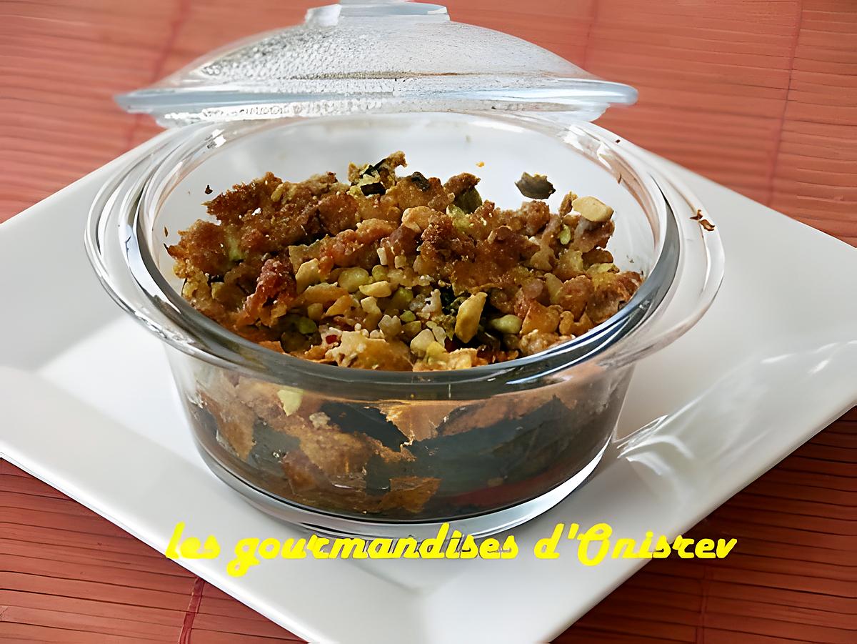 recette Crumble salé aux poivrons, tomates, basilic et pistaches