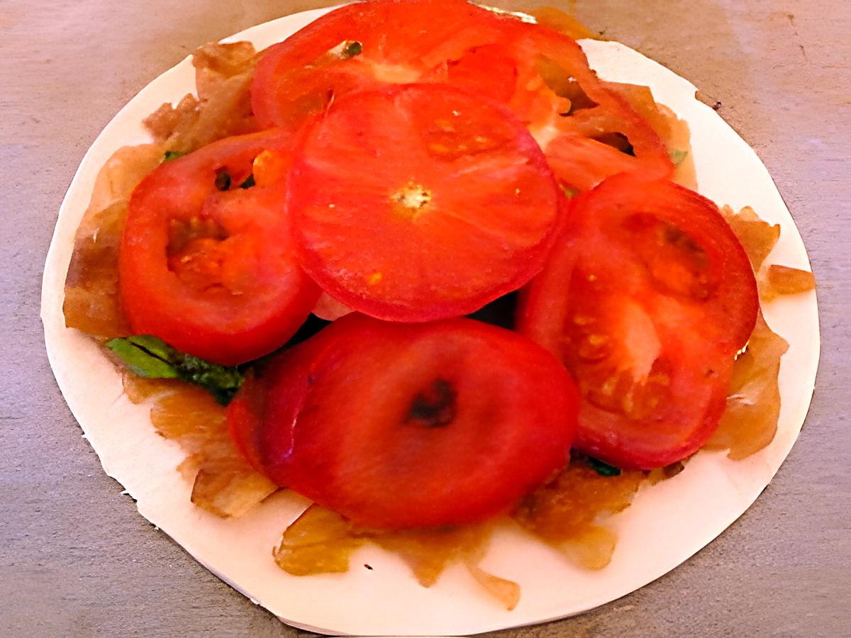 recette TARTE FINE OIGNON TOMATE ET BASILIC