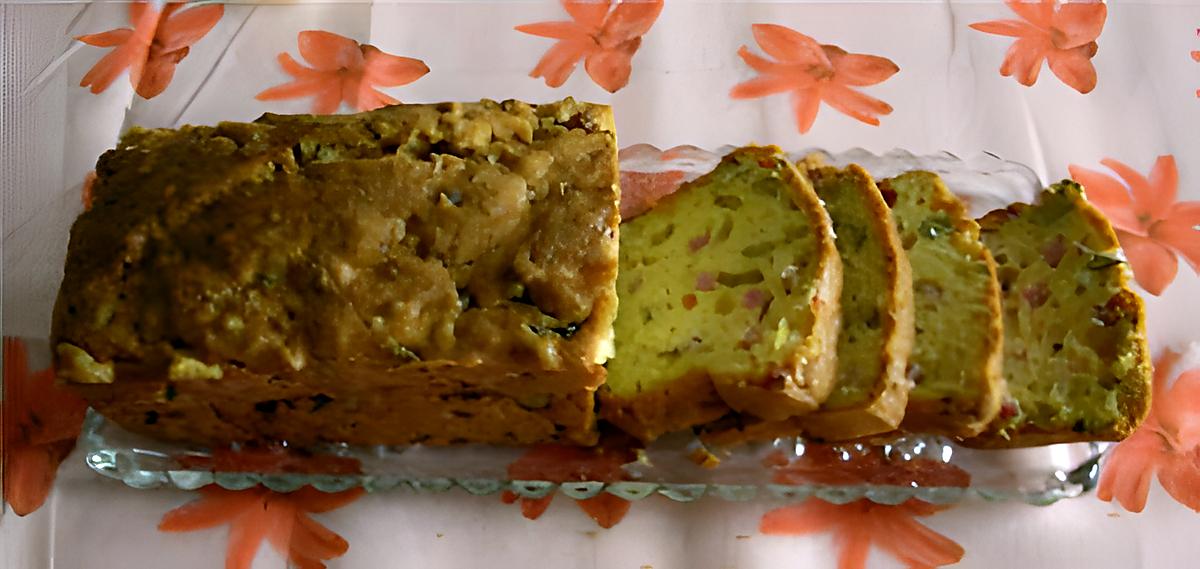 recette Cake moelleux aux olives,au beaufort et au jambon (photo perso)