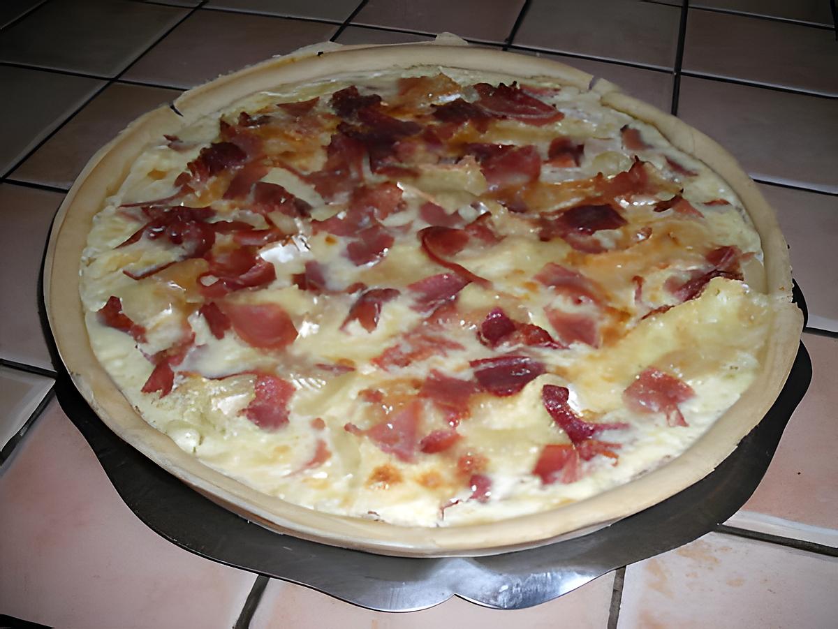 recette Tarte pommes de terre, coulommiers et jambon sec.