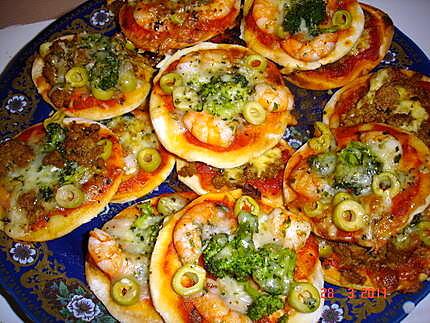 recette MINI PIZZA (SAUMON,CREVETTE,BROCOLI)