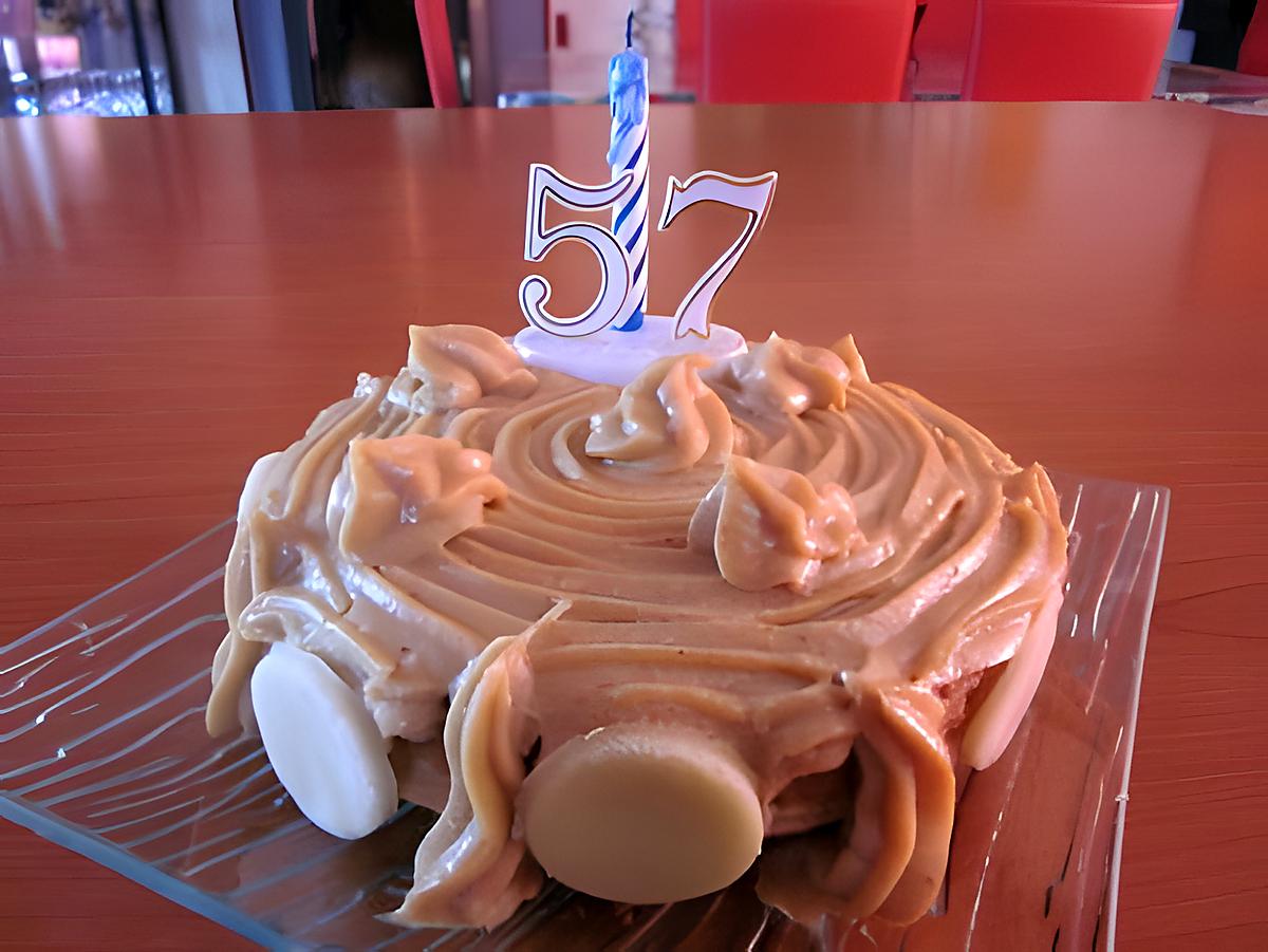 recette PETIT GATEAU D ANNIVERSAIRE A LA CREME PRALINE (POUR MON PAPA)