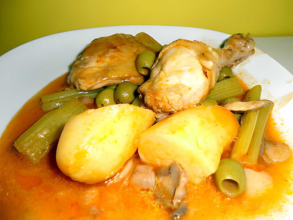 Recette de Ragoût de poulet aux olives , pommes de terre et céleri-branche