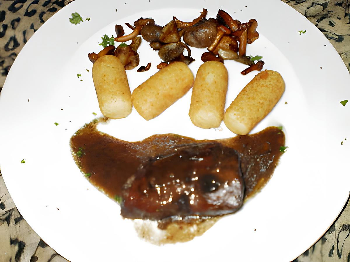 recette filet de porc aux champignons des bois-sauce à la crème de cassis et myrilles